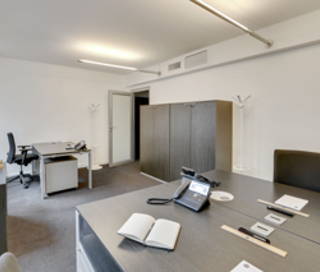 Bureau privé 20 m² 4 postes Coworking Rue Quentin-Bauchart Paris 75008 - photo 2